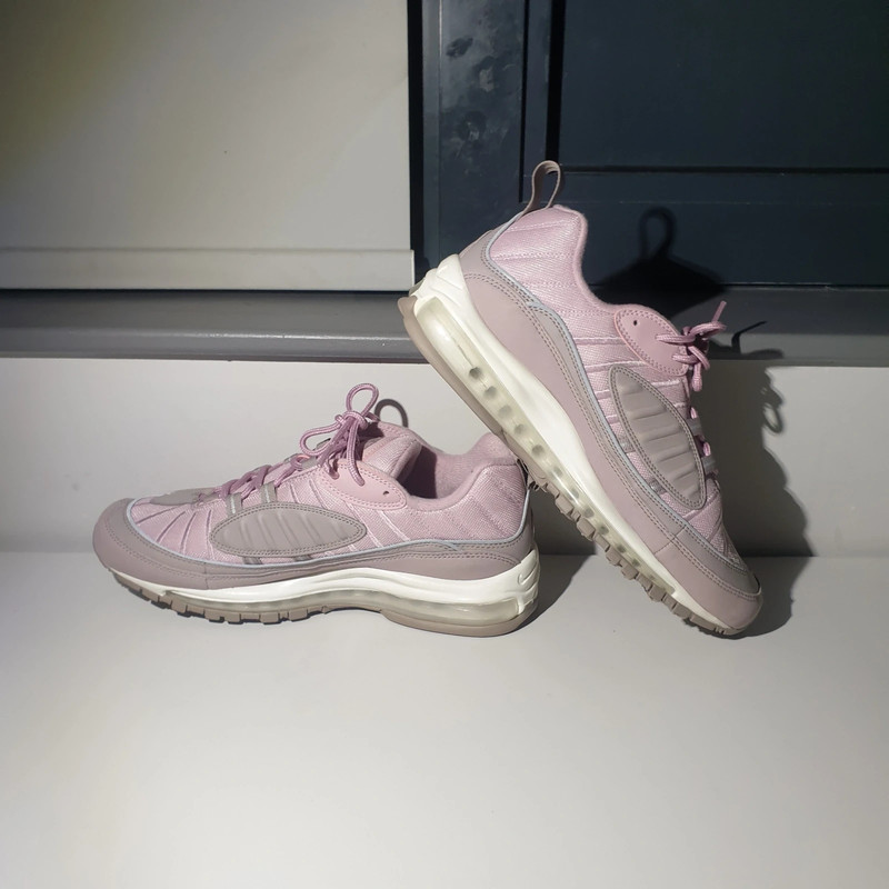 Nike Air Max 98 pink