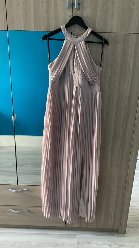 Robe demoiselle d honneur maternite TFNC achetee sur Asos Vinted