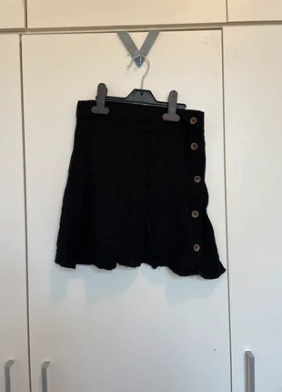 Black airy skirt with brown buttons | Pull&Bear | size S, merk: Pull & Bear, staat: Goed, maat: S / 36 / 8, € 3,00, € 3,85 inclusief Kopersbescherming
