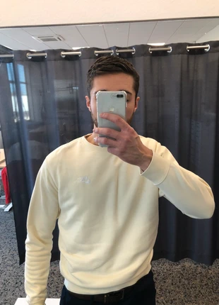 Sweat-shirt Nike crème logo brodé / Crewneck - M, merk: Nike, staat: Heel goed, maat: M, € 25,99, € 27,99 inclusief Kopersbescherming