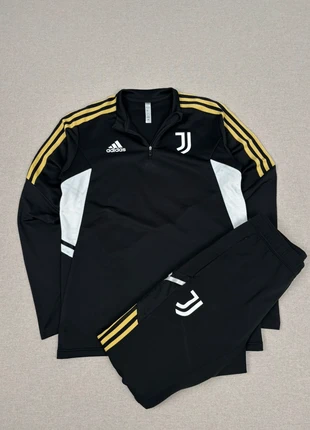 Ensemble Survêtement Jogging + Veste de Football Adidas Juventus Saison 2022 2023 Noir taille S, marque: adidas, état: Très bon état, taille: S, 74,99 €, 79,44 € Protection acheteurs (Pro) incluse