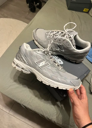 New balance 1906 grey silver reflective, marca: New Balance, estado: Muito bom, tamanho: 46,5, €75.00, €79.45 inclui Proteção do Comprador