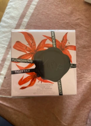 Viktor and Rolf Flowerbomb Tiger Lili, marke: Viktor & Rolf, zustand: Neu, mit Etikett, 100,00 €, 105,70 € inklusive Vinted-Käuferschutz