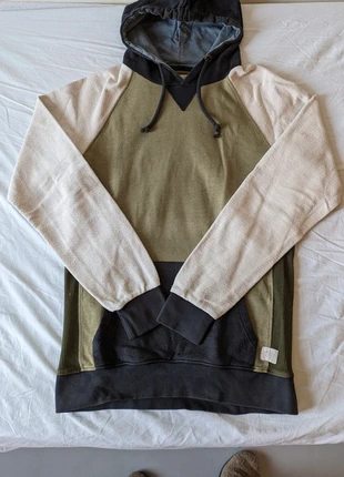 Pull à capuche Pull&Bear style patch Taille S, marca: Pull & Bear, estado: Bueno, tamaño: S, 3,00 €, 3,85 € Protección al comprador incluida