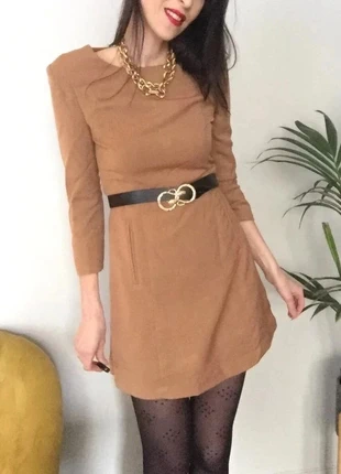 Robe cintrée beige, marke: ZIT, zustand: Gut, größe: S / 36 / 8, 5,00 €, 5,95 € inklusive Vinted-Käuferschutz