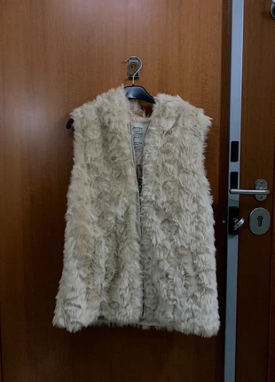 Smanicato Peluche Beige, marque: Bershka, état: Neuf sans étiquette, taille: M / 38 / 10, 10,00 €, 11,20 € Protection acheteurs incluse