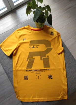 T-shirt gialla ragazzo tg.L 12-13 anni Reebok, brand: Reebok, condizioni: Ottime, taglia: L, €8.90, €10.05 include la Protezione acquisti
