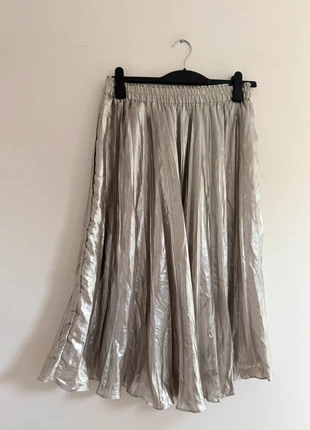 Jupe mi longue argentée hm, merk: H&M, staat: Heel goed, maat: L / 40 / 12, € 10,00, € 11,20 inclusief Kopersbescherming Pro