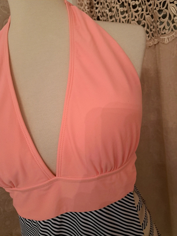 Black white and peach colored one piece bathing suit swimsuit size XL 2