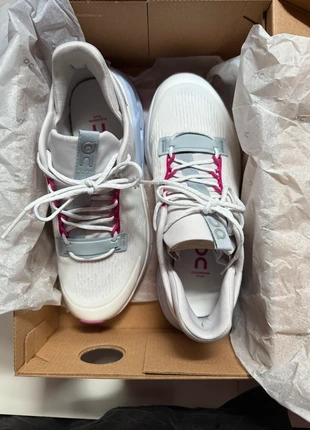 Zapatillas para mujer ON Cloudnova Flux Talla 37.5, merk: On, staat: Nieuw met prijskaartje, maat: 37.5, € 70,00, € 74,20 inclusief Kopersbescherming