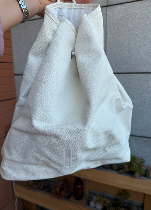 Zainetto bianco in similpelle Clinique mai usato, marque: Clinique, état: Neuf sans étiquette, 13,00 €, 14,35 € Protection acheteurs incluse