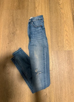 Jeansy Stradivarius, marca: Stradivarius, estado: Satisfactorio, tamaño: XS / 34 / 6, 1,00 €, 1,75 € Protección al comprador incluida