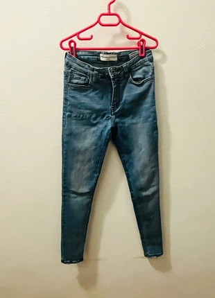 Calças de ganga skinny, marca: Local, estado: Muito bom, tamanho: S / 36 / 8, €4.00, €4.90 inclui Proteção do Comprador