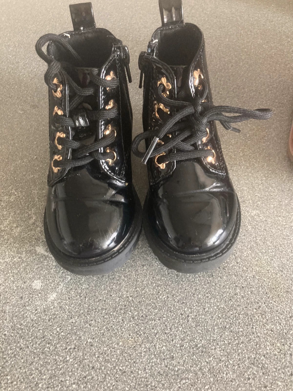 3 pair girls size 6 matalan boots Vinted