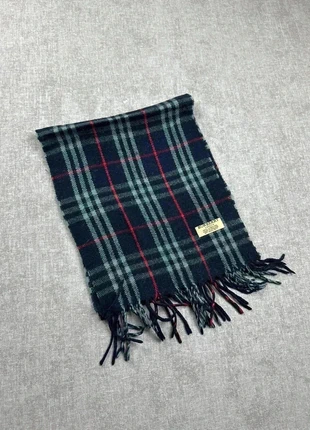 Écharpe Burberry bleu marine, marke: Burberry, zustand: Sehr gut, 50,00 €, 53,20 € beinhaltet Vinted-Käuferschutz Pro