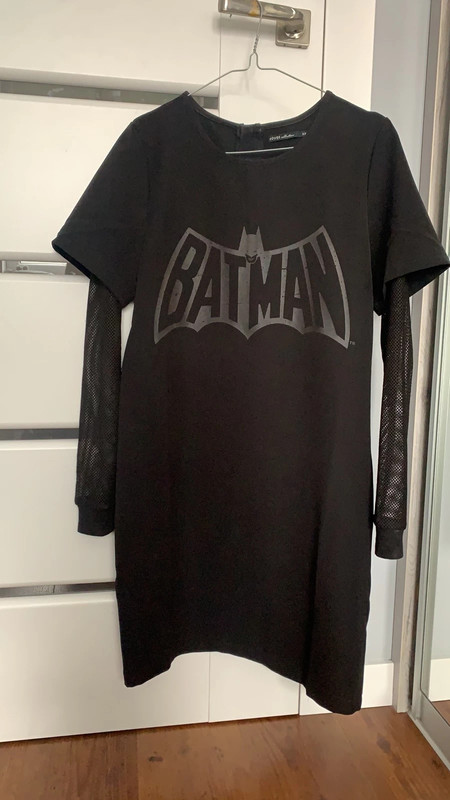 Czarna sukienka Batman z siateczka - Vinted