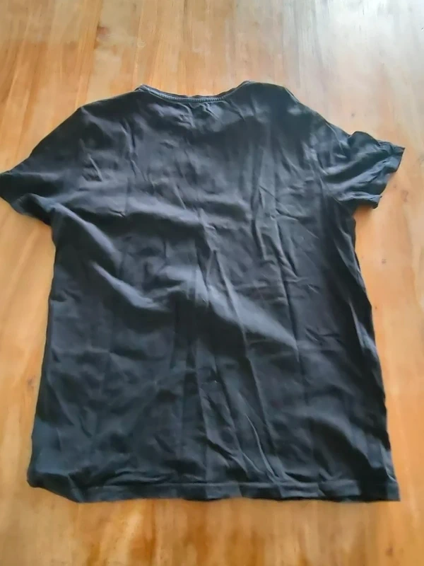 Tee-shirt taille XS - photo numéro 2