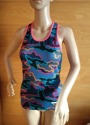 Sport top, merk: adidas, staat: Heel goed, maat: XS / 34 / 6, € 10,00, € 11,20 inclusief Kopersbescherming