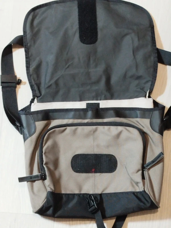 Superbe Sac Bandoulière Nike, Grand Format, Nombreuses poches, idéale etude, travail - photo numéro 6
