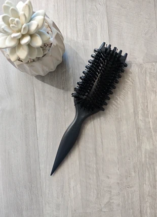 🤩 LA brosse virale démêlante et sculptante ! 🌀 Pour des boucles ultra définies !, merk: Boutique indépendante, staat: Nieuw met prijskaartje, € 10,90, € 12,15 inclusief Kopersbescherming