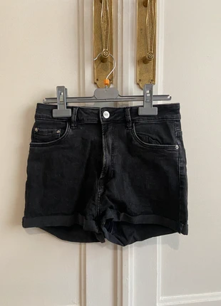 Short en jean Noir Taille 36 Pimkie, marque: Pimkie, état: Très bon état, taille: S / 36 / 8, 3,00 €, 3,85 € Protection acheteurs incluse