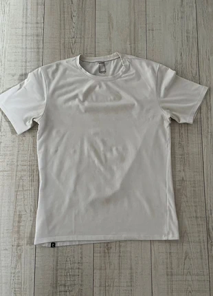 T-shirt blanc Décathlon | Taille M | bon état, brand: Decathlon, condizioni: Buone, taglia: M, €5.00, €5.95 include la Protezione acquisti