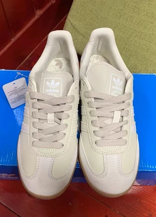 adidas beige doré, merk: adidas Superstar, staat: Heel goed, maat: 39, € 285,00, € 299,95 inclusief Kopersbescherming