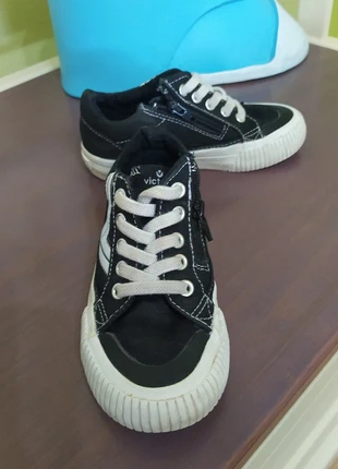 Victoria, merk: Victoria, staat: Heel goed, maat: 28, € 8,00, € 9,10 inclusief Kopersbescherming