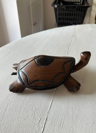 Tortue en bois massif sculptée artisanale – décoration vintage, merk: Bois, staat: Goed, € 5,00, € 5,95 inclusief Kopersbescherming