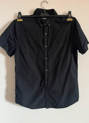 Camisa negra Express, marca: Express, estado: Muy bueno, tamaño: M, 10,00 €, 11,20 € Protección al comprador incluida