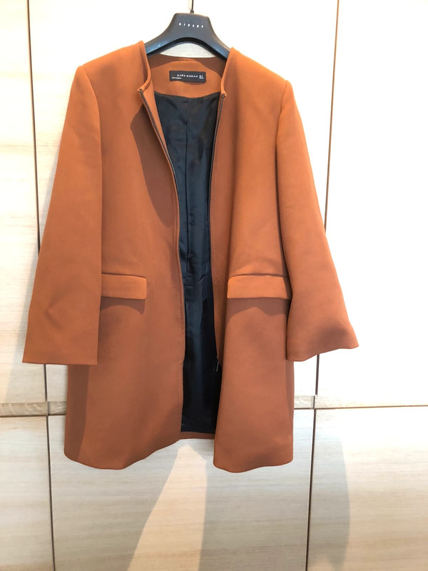 manteau couleur rouille