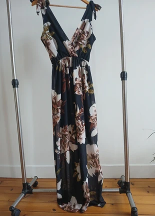 Robe longue fleurie, marque: Inconnu, état: Neuf sans étiquette, taille: M / 38 / 10, 8,00 €, 9,10 € Protection acheteurs incluse