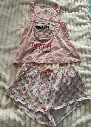 Schlafanzug, merk: Colloseum, staat: Heel goed, maat: M / 38 / 10, € 1,00, € 1,75 inclusief Kopersbescherming