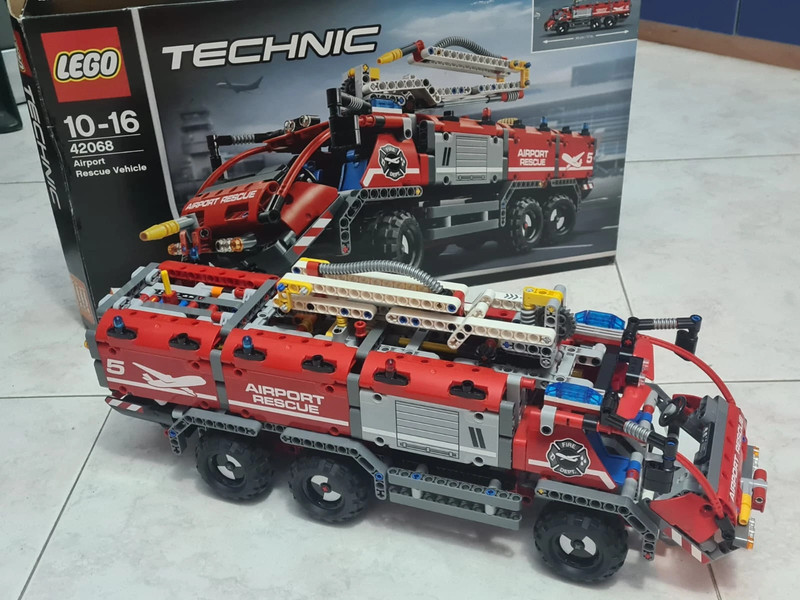 LEGO Technic Airport Rescue Vehicle Set 42068 - US