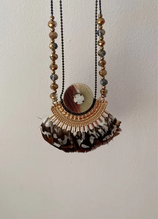 Long Collier à plume et perle , état: Très bon état, 10,00 €, 11,20 € Protection acheteurs incluse