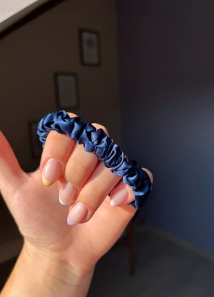 Élastique bleu cheveux satin neuf, état: Neuf avec étiquette, 1,00 €, 1,75 € Protection acheteurs incluse