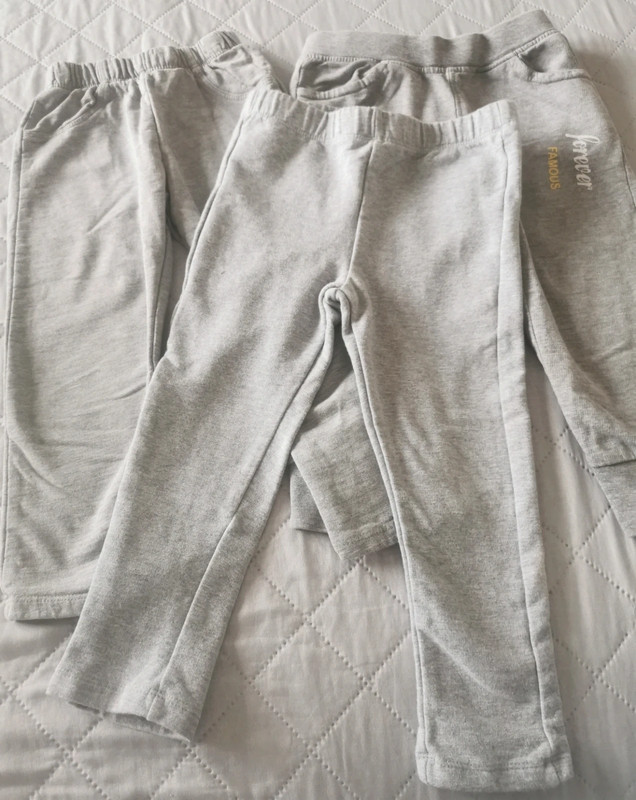 3 pantaloni grigio 3 anni