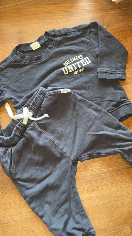 Ensemble jogging gris anthracite 9/12 mois H&M