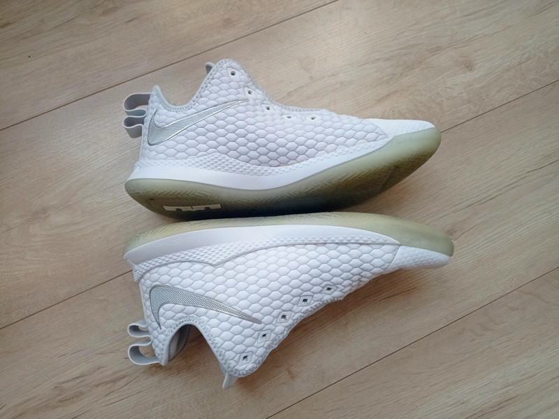 Lebron witness 3 outdoor outlet