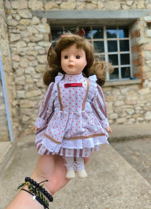 Petite poupée en porcelaine, condition: Very good, size: One size, €7.00, €8.05 includes Buyer Protection