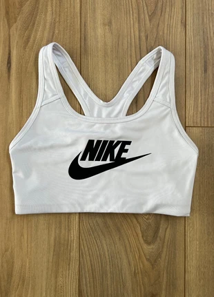 Brassière de sport femme Nike, marque: Nike, état: Très bon état, taille: S, 8,00 €, 9,10 € Protection acheteurs incluse