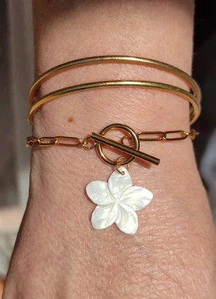 Bracelet à maille trombone, fermeture OT et pendentif fleur blanche nacrée - Acier, marke: Tendance, zustand: Sehr gut, 11,50 €, 12,78 € beinhaltet Vinted-Käuferschutz Pro