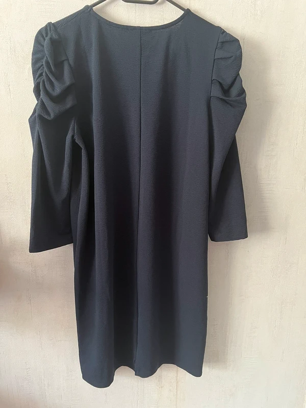 Jolie robe ample avec manches bouffantes 🤩 - photo numéro 5