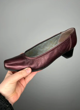 Escarpins rouges effet métallique | Taille 37.5 | Élégance vintage rétro, merk: Vintage Dressing, staat: Heel goed, maat: 37.5, € 25,00, € 26,95 inclusief Kopersbescherming Pro