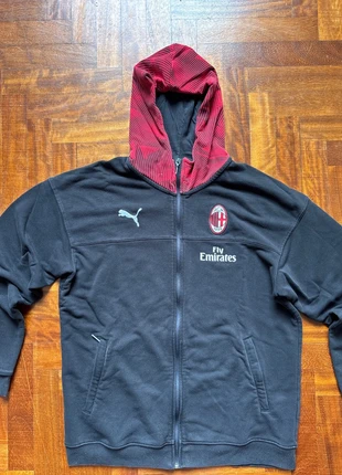 Felpa Puma x ACMilan, marca: Puma x AC Milan, estado: Muy bueno, tamaño: L, 30,00 €, 32,20 € Protección al comprador incluida