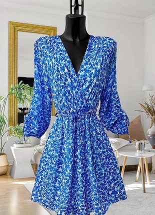 Robe courte imprimée bleue et fleurie, brand: Boutique Parisienne, condition: Very good, size: M / 38 / 10, €33.00, €35.35 includes Buyer Protection Pro