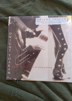 Dwight Yoakam - Buenas Noches From A Lonely Room, staat: Heel goed, € 9,00, € 10,15 inclusief Kopersbescherming
