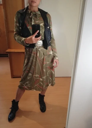 Vintage granny chic dress with bow tie neckline, merk: Vintage, staat: Heel goed, maat: L / 40 / 12, € 15,00, € 16,45 inclusief Kopersbescherming