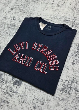 Tshirt Levis M Bleu Marine Vintage Old Money Retro Collector Y2k, marke: Levi Strauss & Co., zustand: Sehr gut, größe: M, 15,00 €, 16,45 € beinhaltet Vinted-Käuferschutz Pro