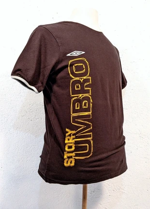 T-shirt vintage Umbro Story Humphreys Brothers M marron vintage, marca: Umbro, estado: Muito bom, tamanho: M, €12.00, €13.30 inclui Proteção do Comprador